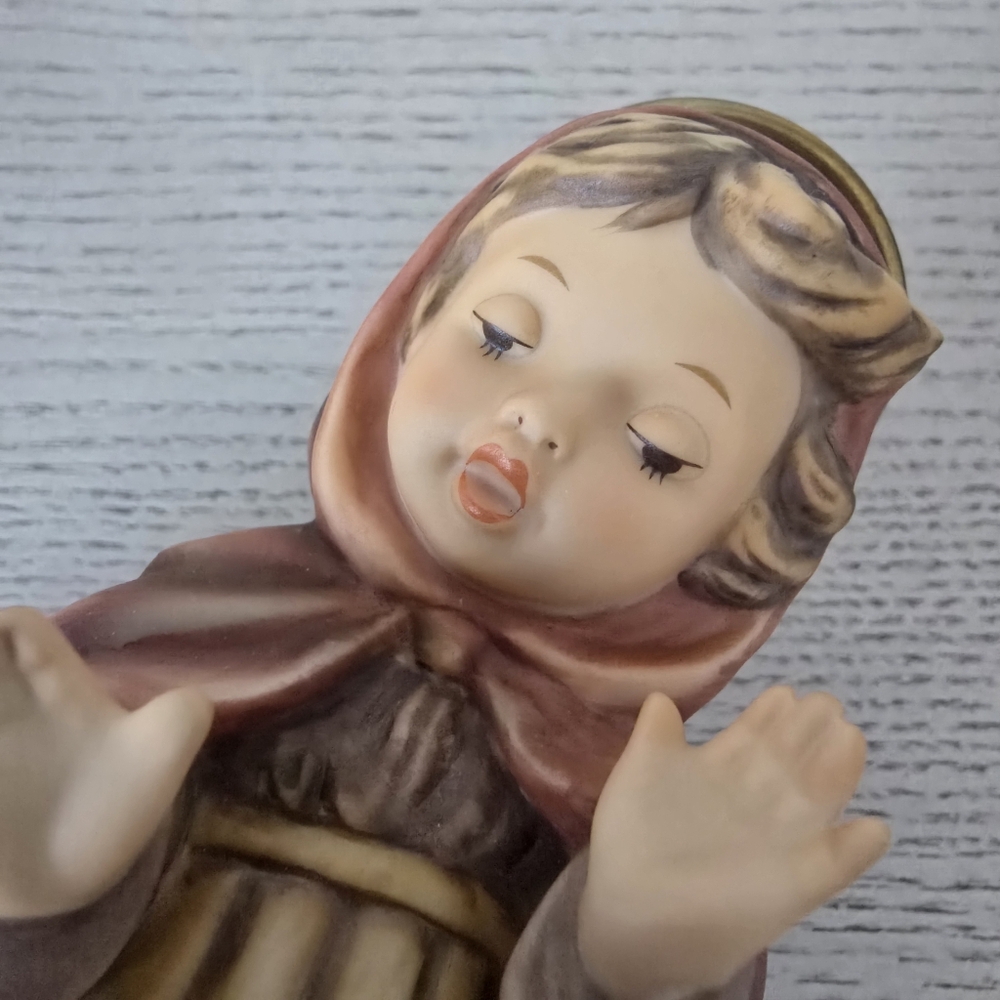Vintage Berta Hummel Goebel 1996 Nativity - Picture 8 of 16